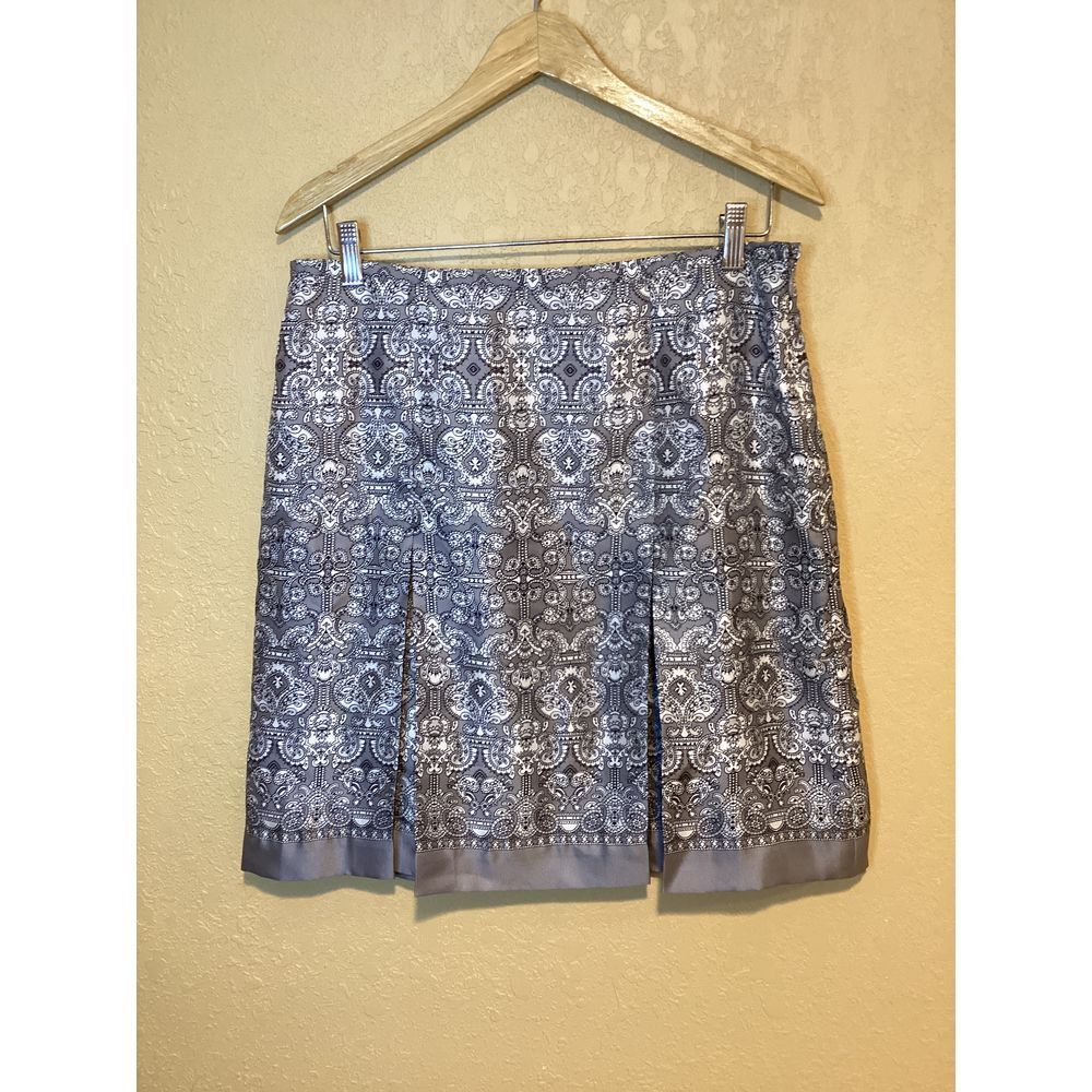 Loft 100%‎ Silk Gray and Cream Paisley Geometric A-Line Skirt, Size 10 Petite